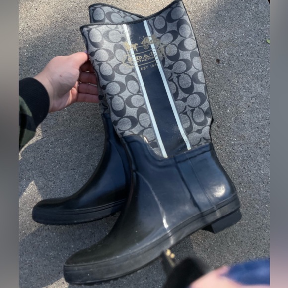 Beautiful coach rain boots - Picture 1 of 3